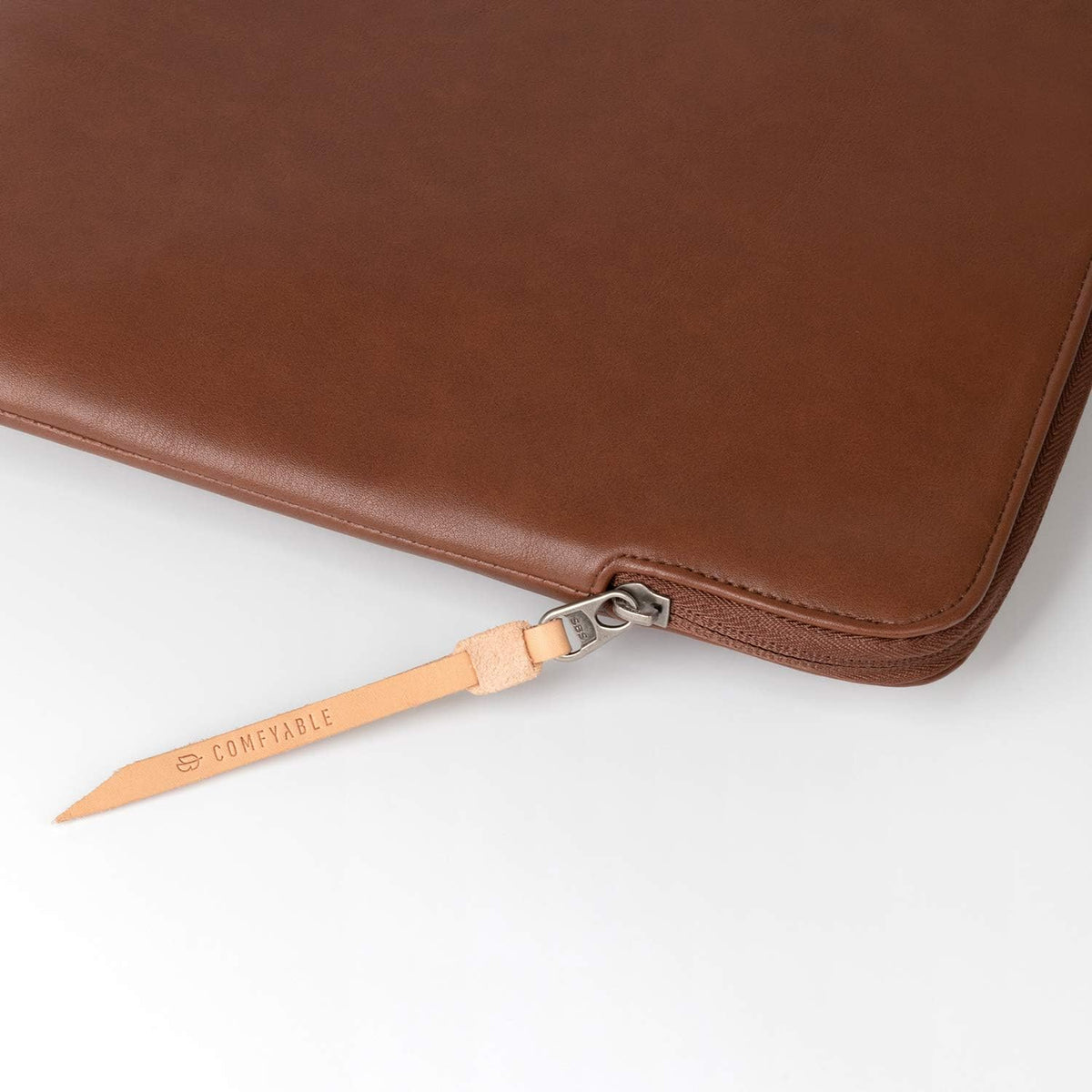 Comfyable Funda de piel para laptop con funda para accesorios, comp...