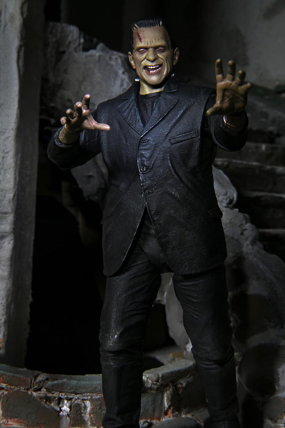 Universal Monsters - Ultimate Frankenstein's Monster (color) Fi...