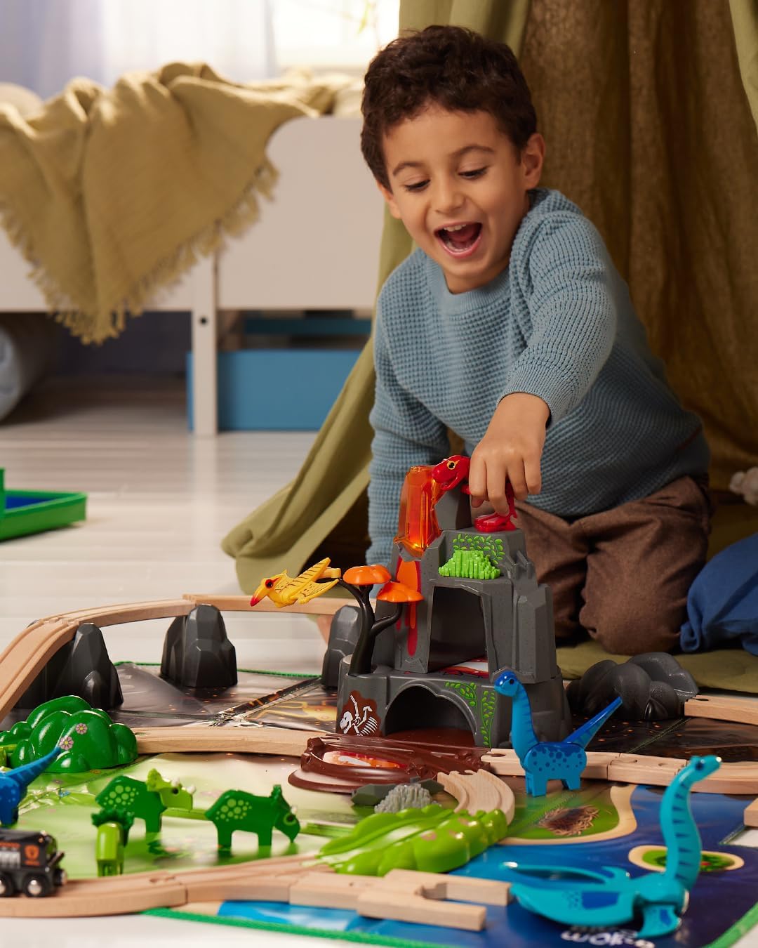 BRIO World Dinosaur Deluxe - Juego de 44 piezas con certificación FSC