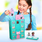 Tile Town Gabby's Dollhouse - Juego de 35 piezas de azulejos magnéticos interactivos, incluye figuras de patas Gabby y Pandy, azulejos de acción