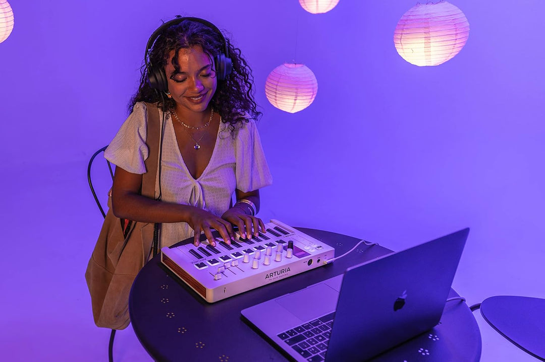 Arturia MiniLab 3 - Controlador MIDI universal para producción de m...