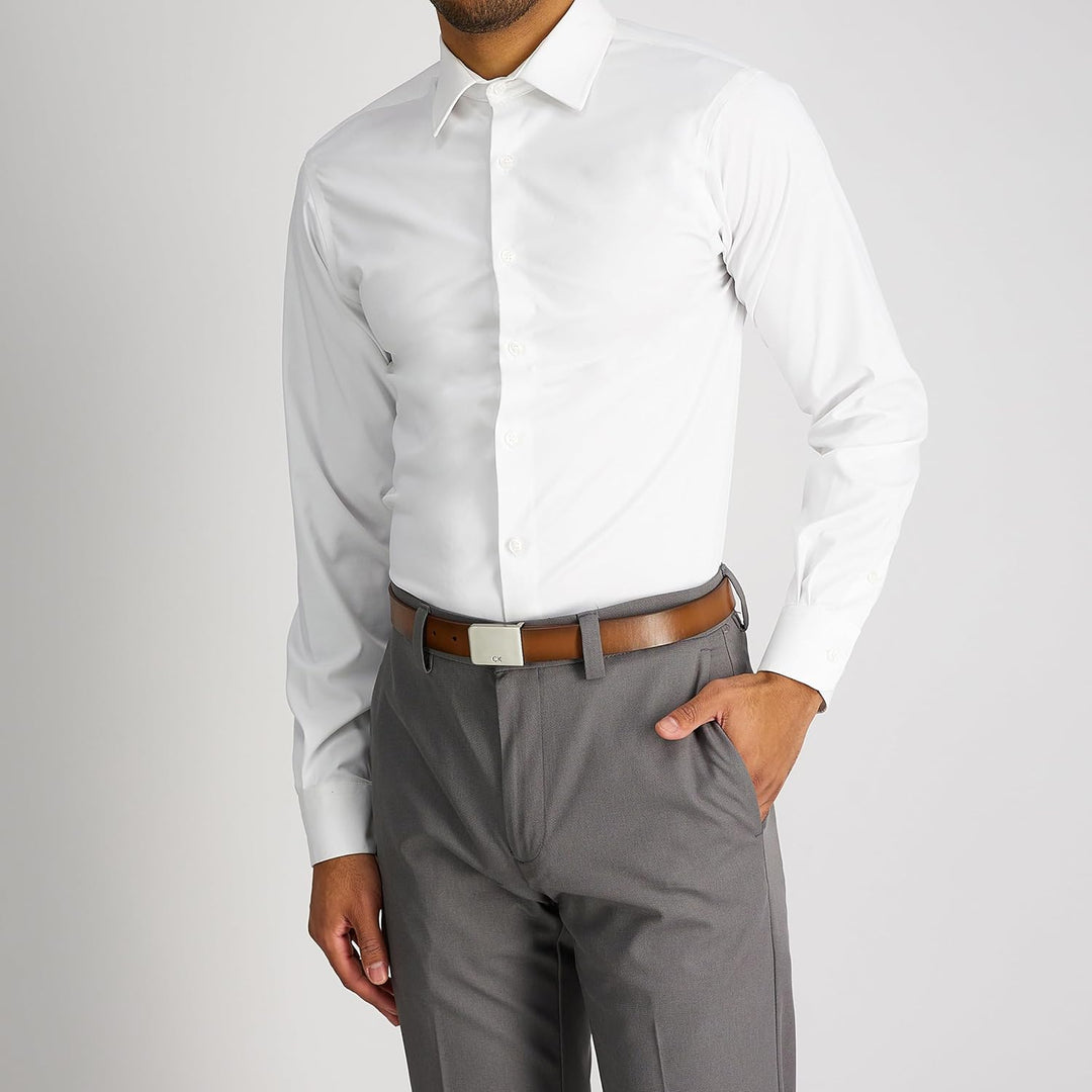 Calvin Klein Cinturón con hebilla de placa moderna y detalle de log...