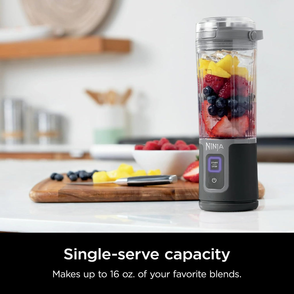 Ninja Blast 16 oz. Licuadora personal portátil con tapa a prueba de fugas y pico Easy Sip, perfecta para batidos, inalámbrica, recargable por USB-C, piezas aptas para lavavajillas (Renovada) (Negro)
