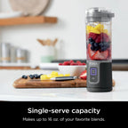 Ninja Blast 16 oz. Licuadora personal portátil con tapa a prueba de fugas y pico Easy Sip, perfecta para batidos, inalámbrica, recargable por USB-C, piezas aptas para lavavajillas (Renovada) (Negro)
