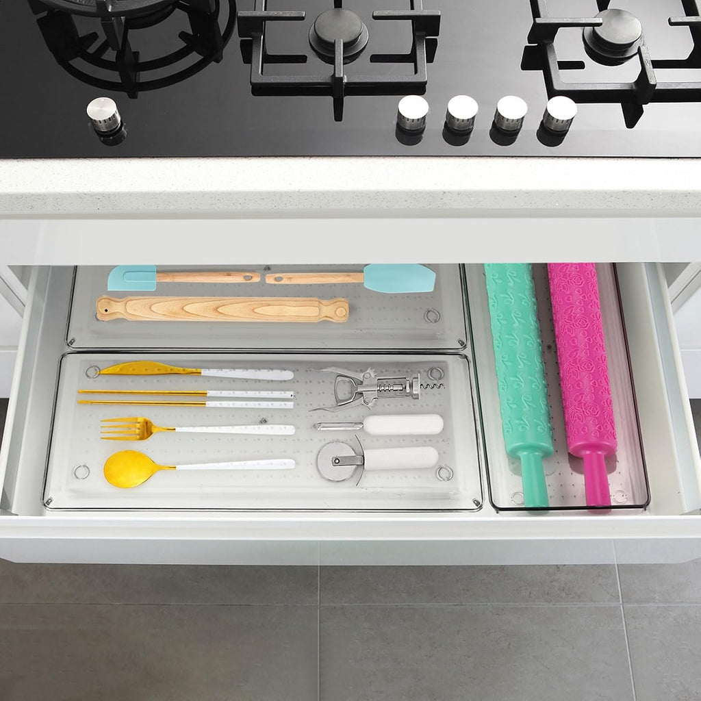 6 bandejas organizadoras grandes de plástico transparente de 15 x 6.3 pulgadas con 25 almohadillas antideslizantes para maquillaje, joyas, utensilios de cocina, baño y oficina