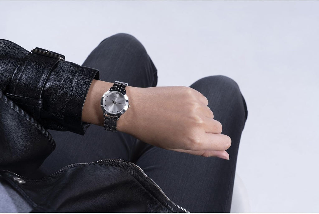 GUESS Mujer | Reloj analógico de vestir | Caja de acero inoxidable | Brazalete de acero inoxidable | Resistencia al agua 30M