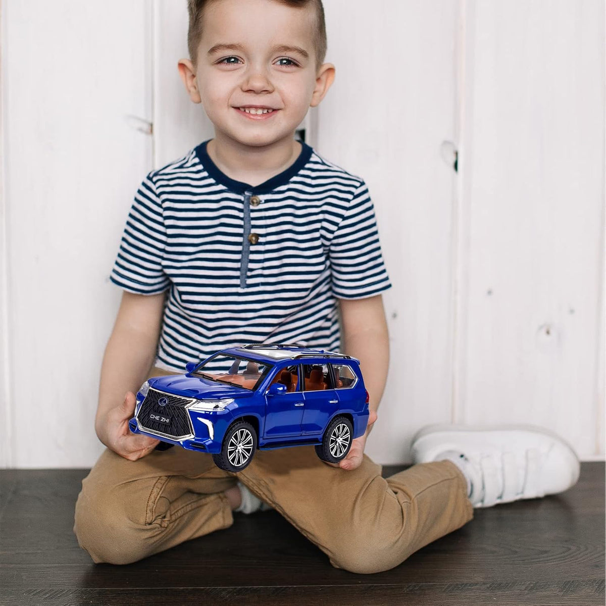 Modelo de auto fundido a presión escala 1/24 – Coche de juguete de aleación de zinc con retroceso con sonido y luz, vehículo de juguetes coleccionables para adultos y niños y niñas (azul)