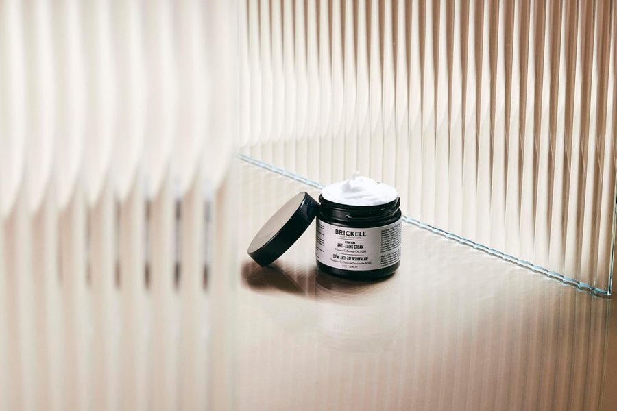 Crema facial antienvejecimiento con rejuvenecimiento de Brickell Me...