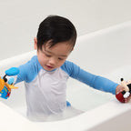 Mickey y amigos juego de 6 piezas de juguetes de baño con pulverizador. Juguetes de baño para bebés y niños pequeños, incluye cubo organizador con drenaje para guardar tus juguetes de agua para el