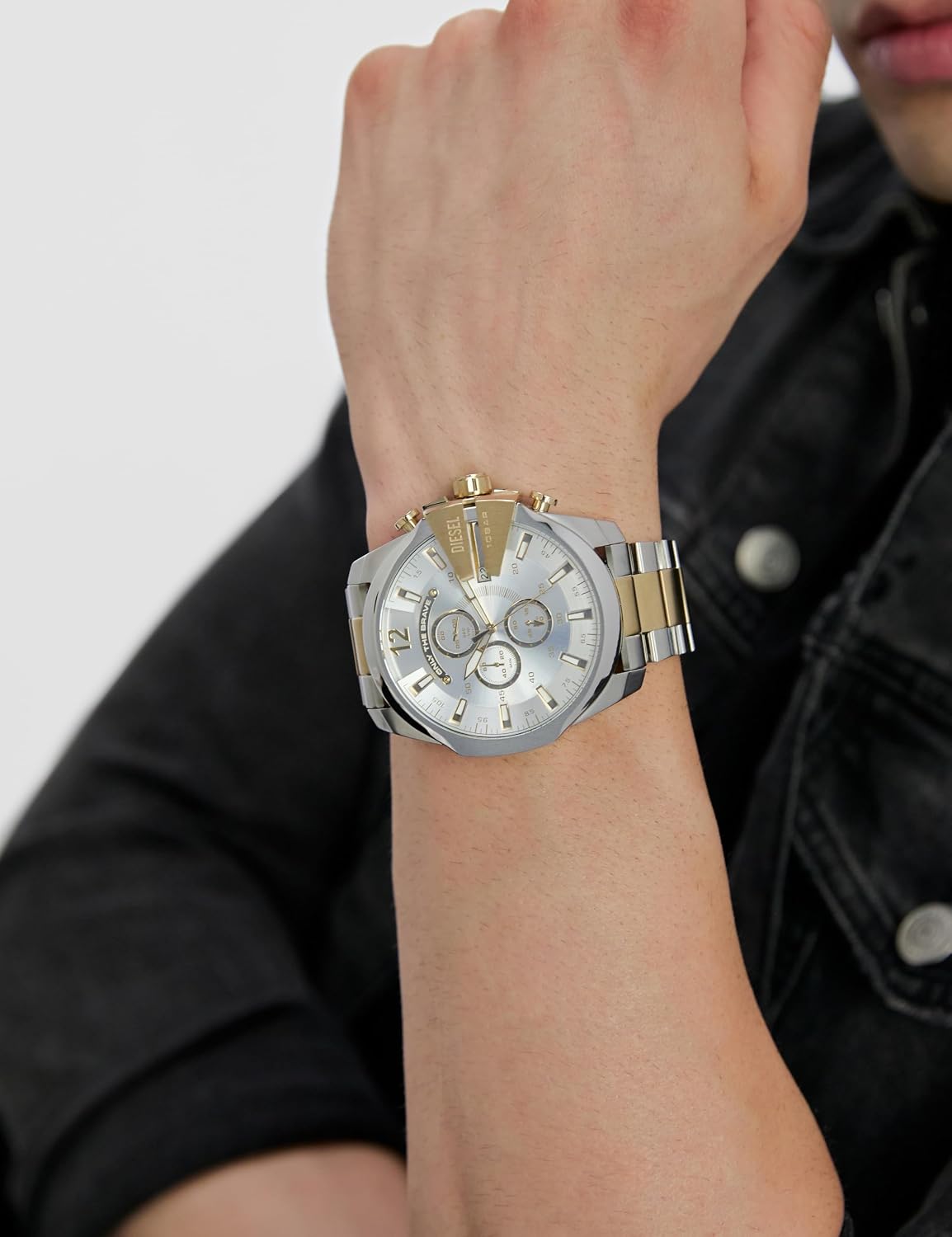 Reloj cronógrafo Diesel para hombre Mega Chief en acero inoxidable bicolor (Modelo: DZ4701)