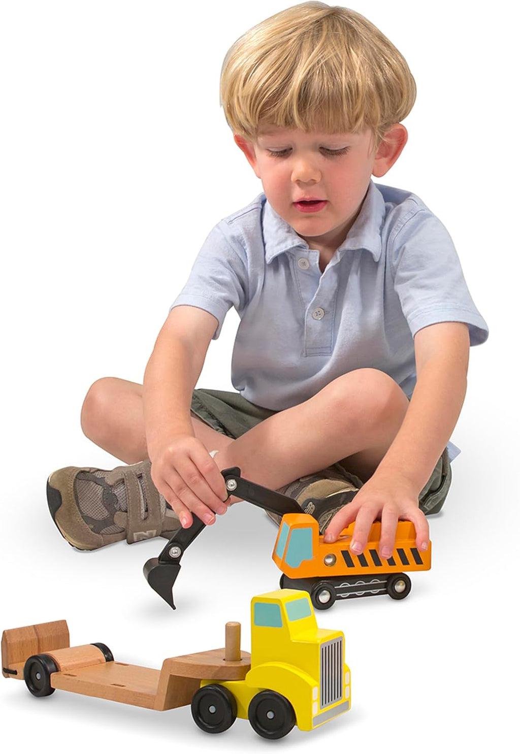 Melissa & Doug Juego de vehículos de madera para remolque y excavadora (3 piezas)
