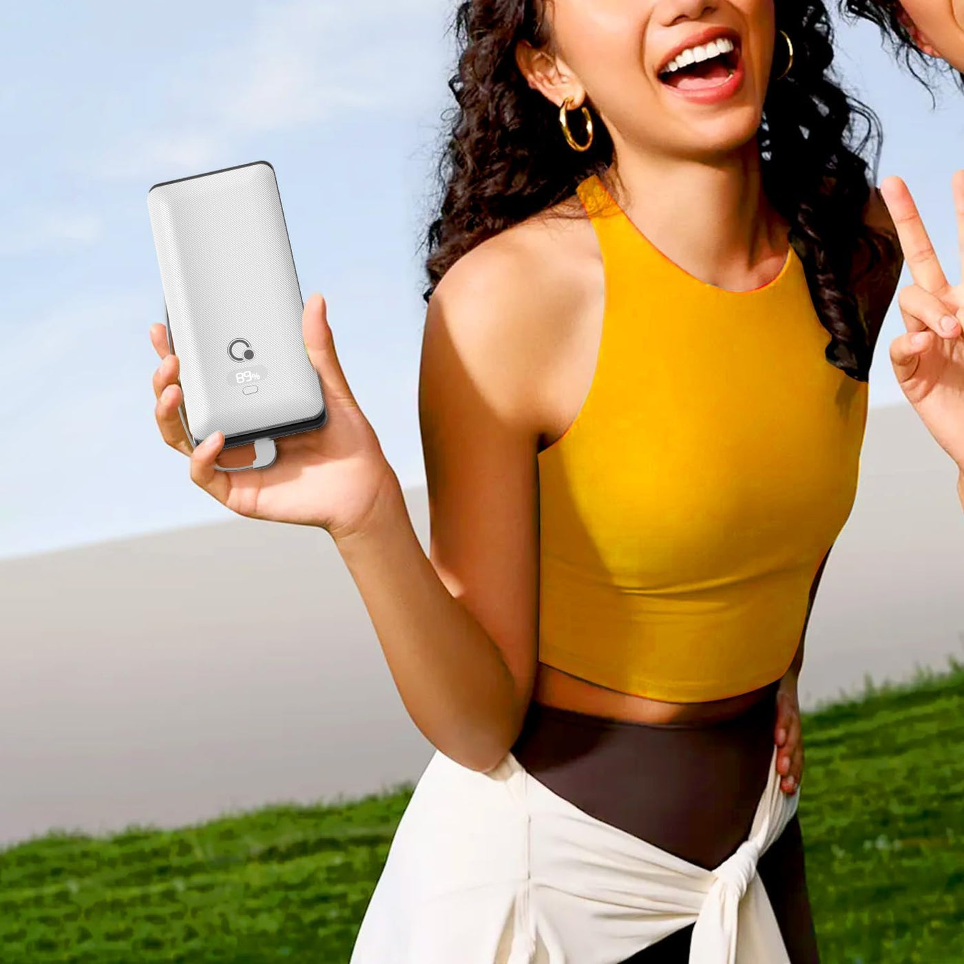 Brand Q - Cargador portátil de 10000 mAh con cables integrados y en...