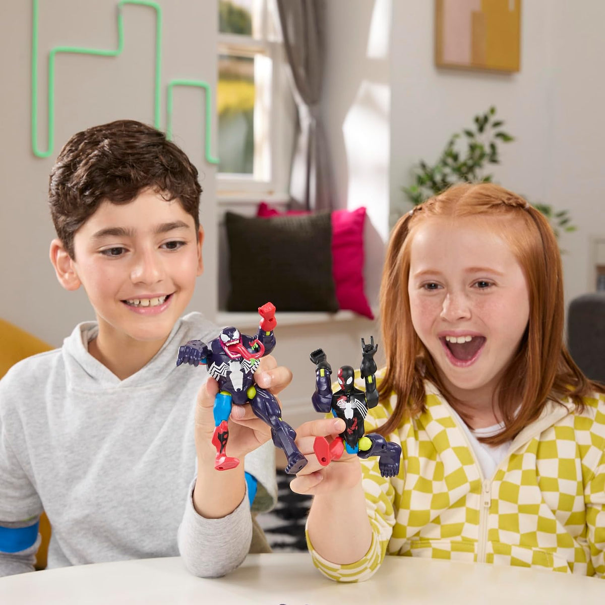 Spider-MAN Marvel MixMashers Venom vs. Venomized, figura de acción personalizada y accesorios, paquete de 2, juguetes de superhéroes a escala de 5 pulgadas para niños a partir de 4 años (exclusivo de Amazon)