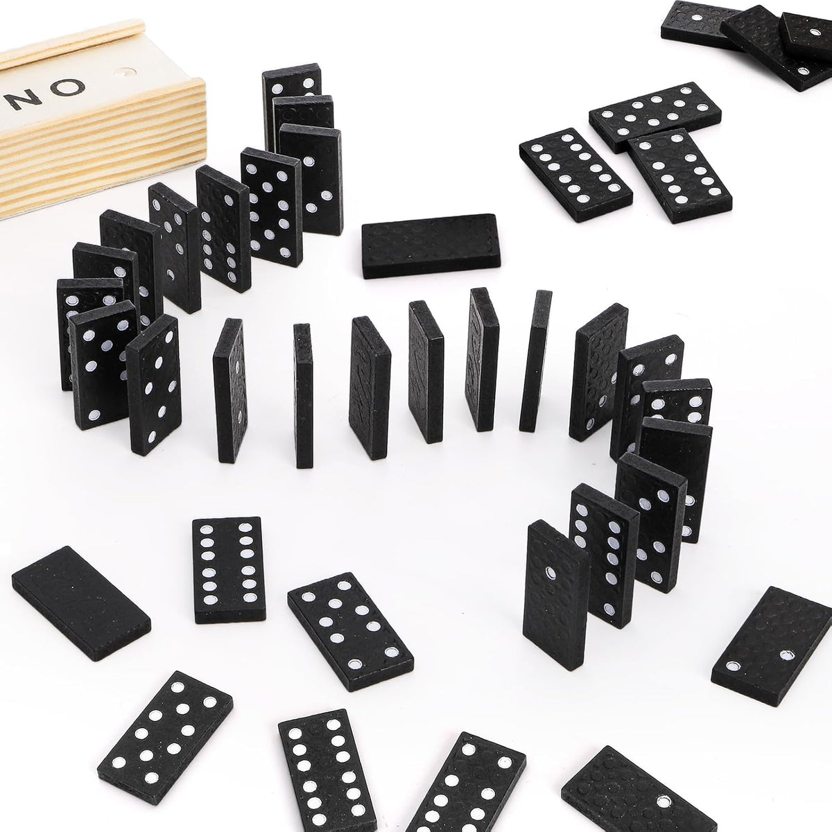 Noamus Juego de 30 mini dominó de madera, juego de dominó doble de 6 con estuche de madera e instrucciones (idioma español no garantizado), regalo de fiesta de dominó a granel, juego de caja de viaje de dominó de 28 azulejos, actividad de mesa clásica en
