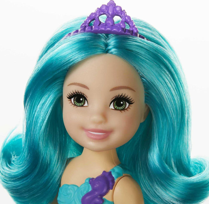 Muñeca Barbie Dreamtopia Chelsea de sirena con pelo y cola color ag...