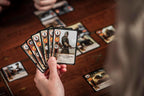 Gwent - Versión oficial con licencia | Juego completo | Juego de estrategia de construcción de mazos competitivo | Batallador de cartas de fantasía del popular videojuego | Naipes tácticos | A partir de 12 años | 1-5 jugadores | 20 min