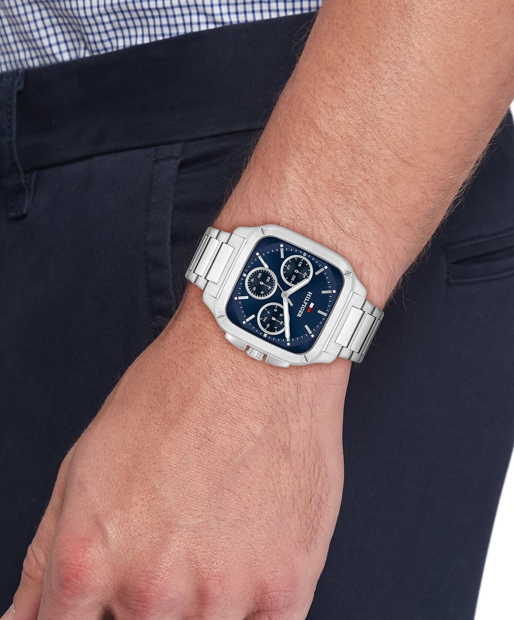 Tommy Hilfiger Reloj de cuarzo multifunción para hombre – 1.457 x 1.535 in, correa de piel de becerro, diseño inspirado en el deporte, regalo para él