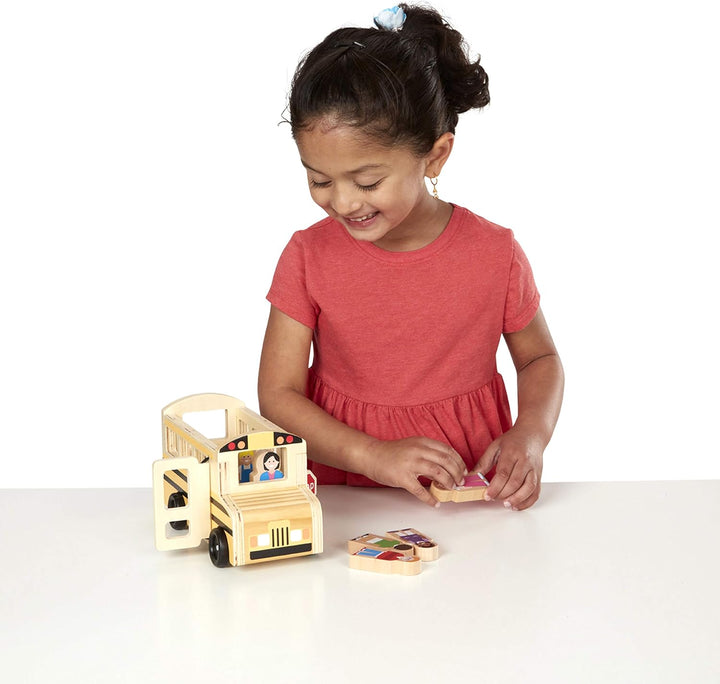 Melissa Doug Juego de madera para autobús escolar con 7