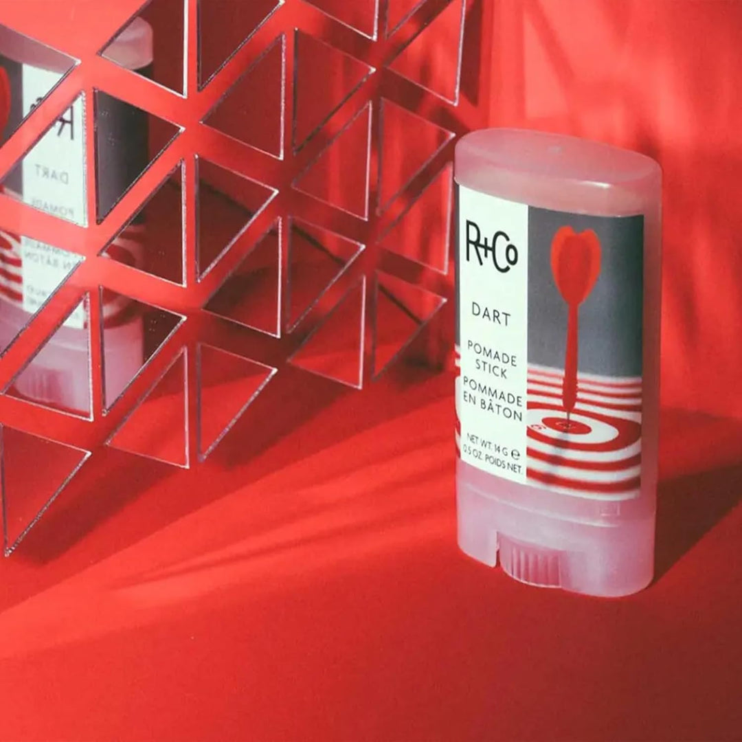 R+Co Dart Pomade Stick | Domina los vuelos, esculpe y pule | Textur...