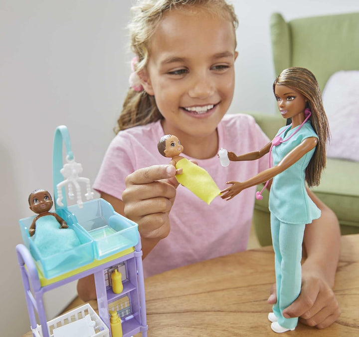 Barbie Juego de Carreras Profesionales, Conjunto de Doctora de Bebé...
