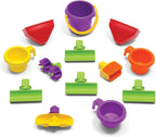 Step2 Pared de descubrimiento de cascada, mesa sensorial de doble cara para actividades de agua y arena, juguetes de verano al aire libre, accesorios de juguete de 13 piezas, para niños pequeños de