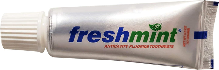 144 tubos de pasta dental con flúor anticaries Freshmint de 0.6 oz,...