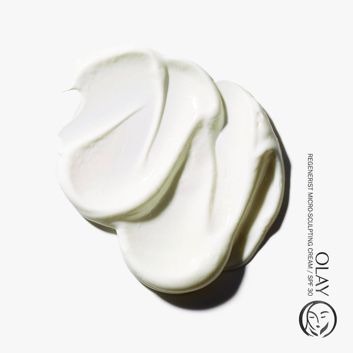 Hidratante facial de Olay Regenerist Crema Micro-Escultora con SPF...