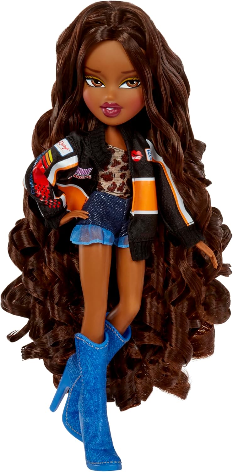 Bratz Goin' Out! Muñeca de moda Sasha con accesorios