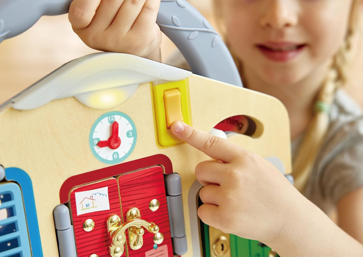 Hape Cerradura y llave del tablero de juego