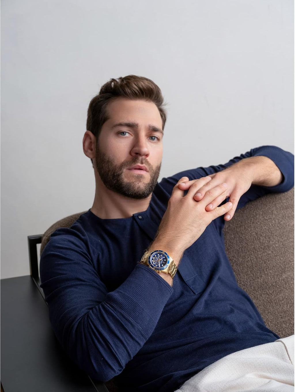 Bulova Reloj deportivo clásico para hombre de 6 manos con cronógrafo de cuarzo, calendario con fecha, manecillas y marcadores luminosos, resistente al agua hasta 100M, 44mm