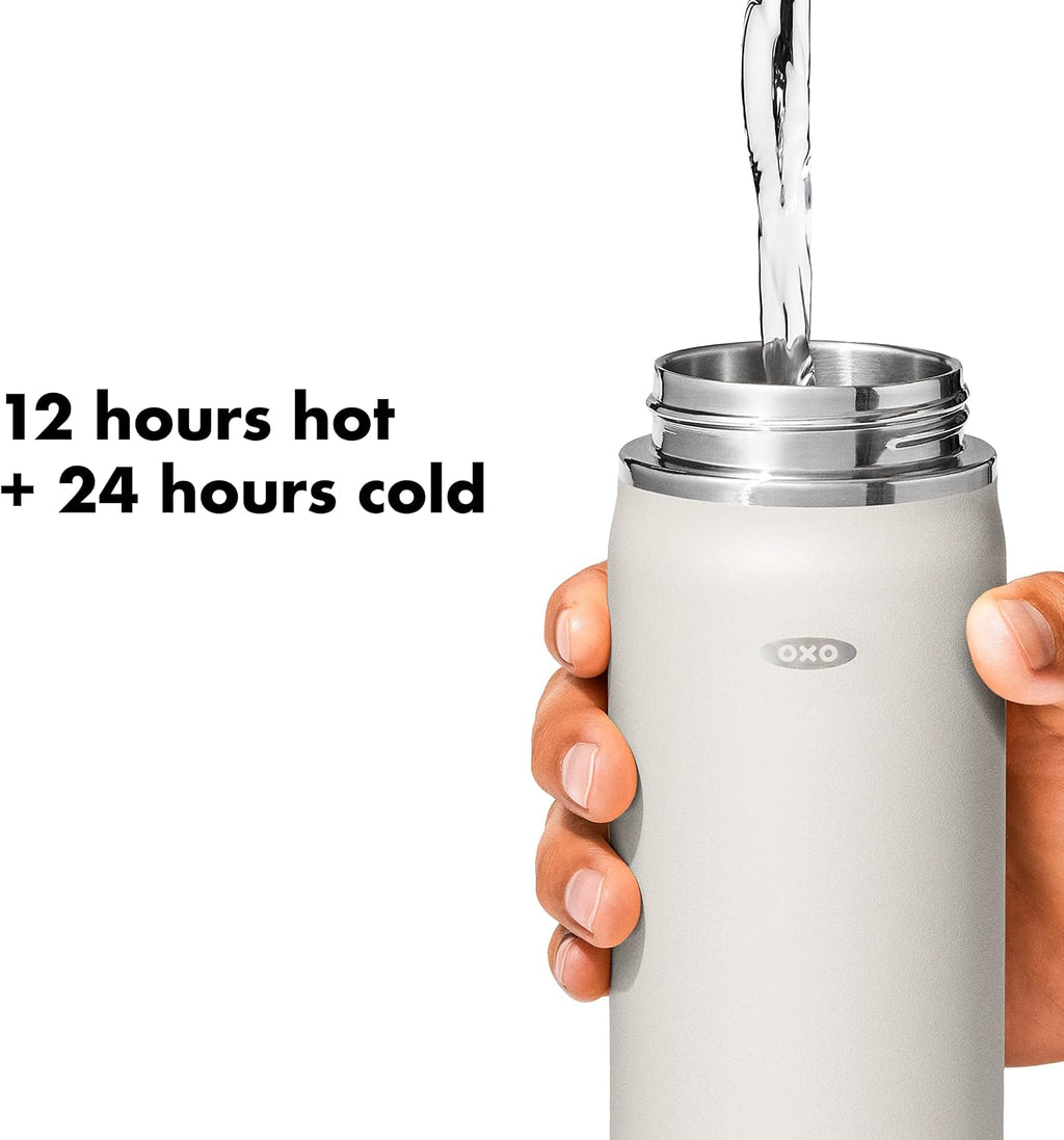 OXO Strive - Botella de agua de boca ancha de 20 onzas con tapa con popote, cuarzo