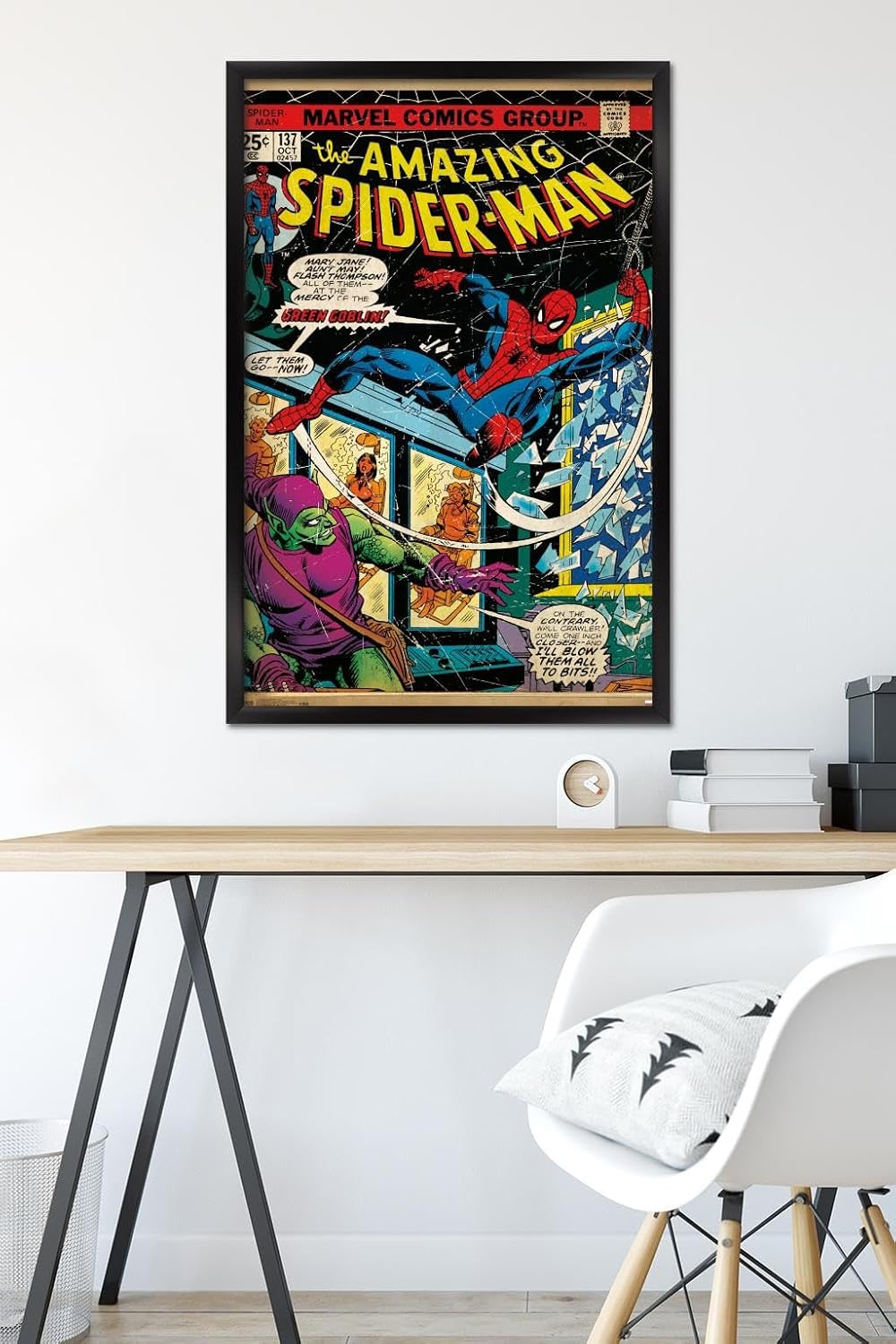 Trends International Marvel Comics - Spider-Man - Portada #137 Póster de pared, 22,375" x 34", versión con marco negro