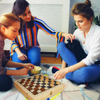 Juegoal Juego de discos de madera 4 en 1 para niños y adultos, ajedrez, damas, juegos de Tic Tac Toe, juegos de mesa de ajedrez plegable portátil de viaje, juegos de mesa de ajedrez interactivos para familias