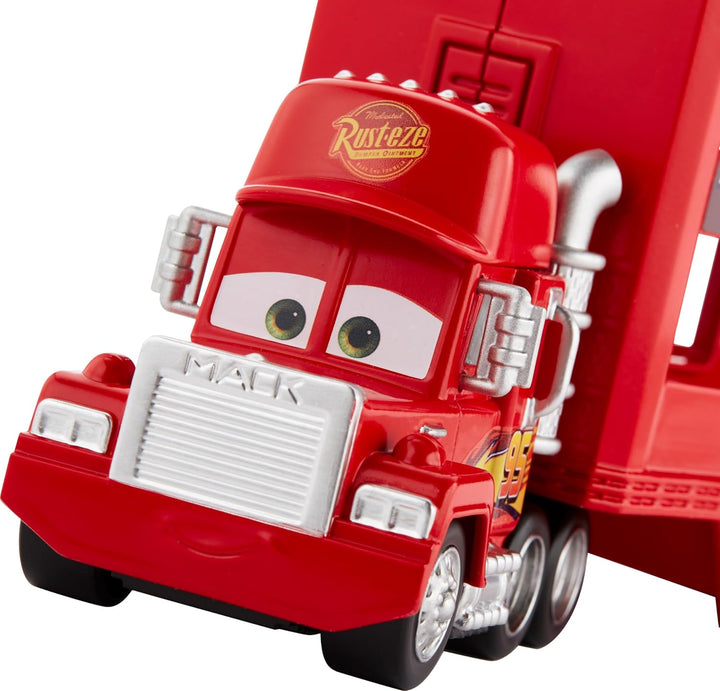 Mattel Disney Pixar Cars Mini Mack Racers Hauler y 1 auto de juguet...