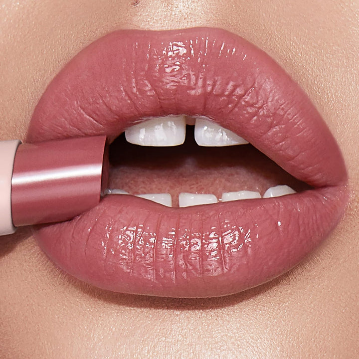 Charlotte Tilbury Hyaluronic Happikiss - Bálsamo labial hidratante...