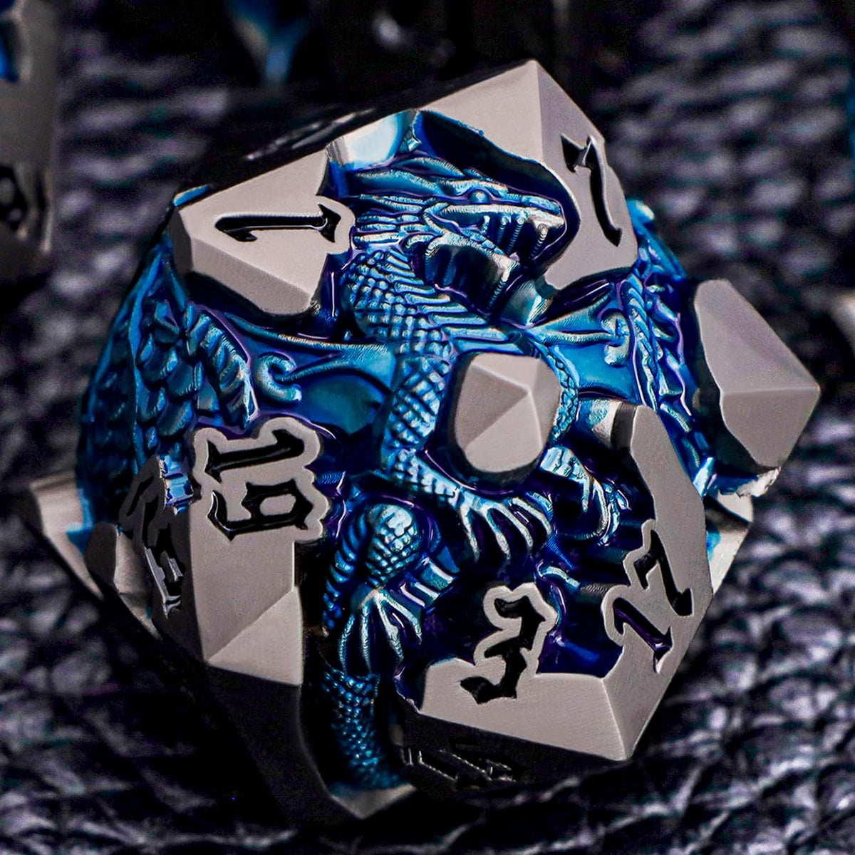 Juego de dados DND de dragones 3D con caja de regalo, dados D y D de metal para uso con juegos de rol D&D, juego de dados poliédricos de mazmorras D20 D12 D10 D8 D6 D4 (negro azul)