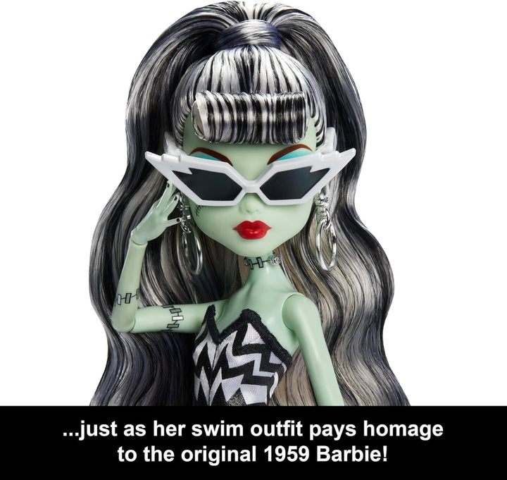 Monster High x Barbie Muñeca Frankie Stein con traje de
