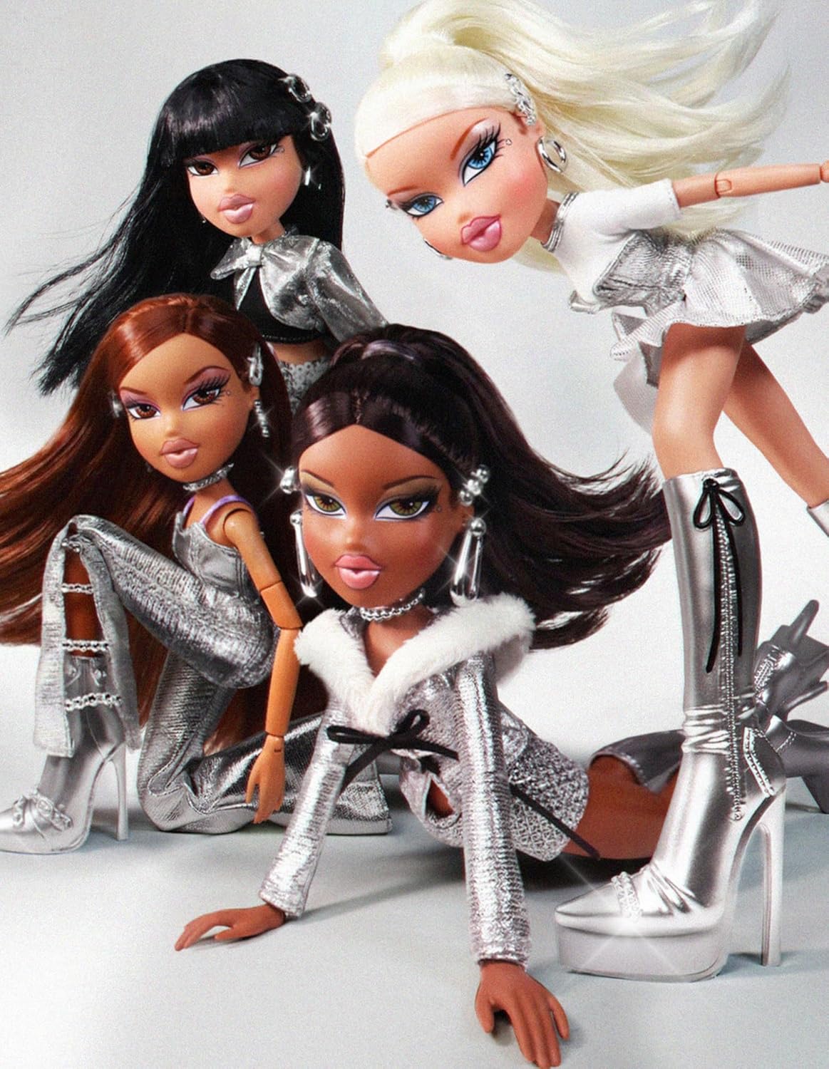 Bratz Charmz Cloe Muñeca de moda con pulsera de encanto