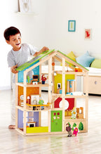 Casa de muñecas de madera "All seasons" amoblada con accesorios para niños de Hape