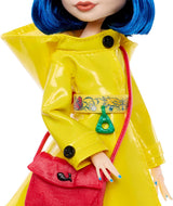 Monster High Muñeca Skullector, Coraline coleccionable en impermeab...
