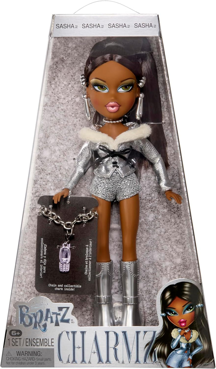 Bratz Charmz Sasha Muñeca de moda con pulsera de encantos