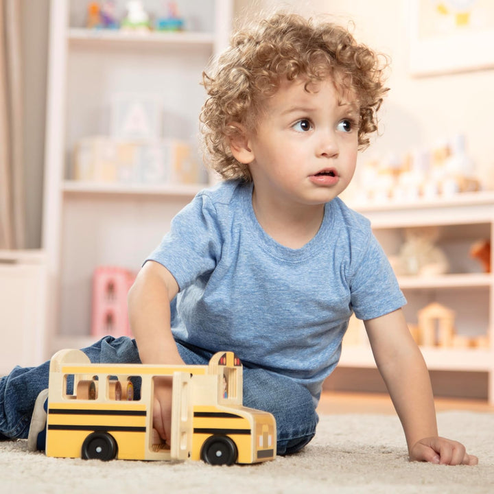 Melissa Doug Juego de madera para autobús escolar con 7