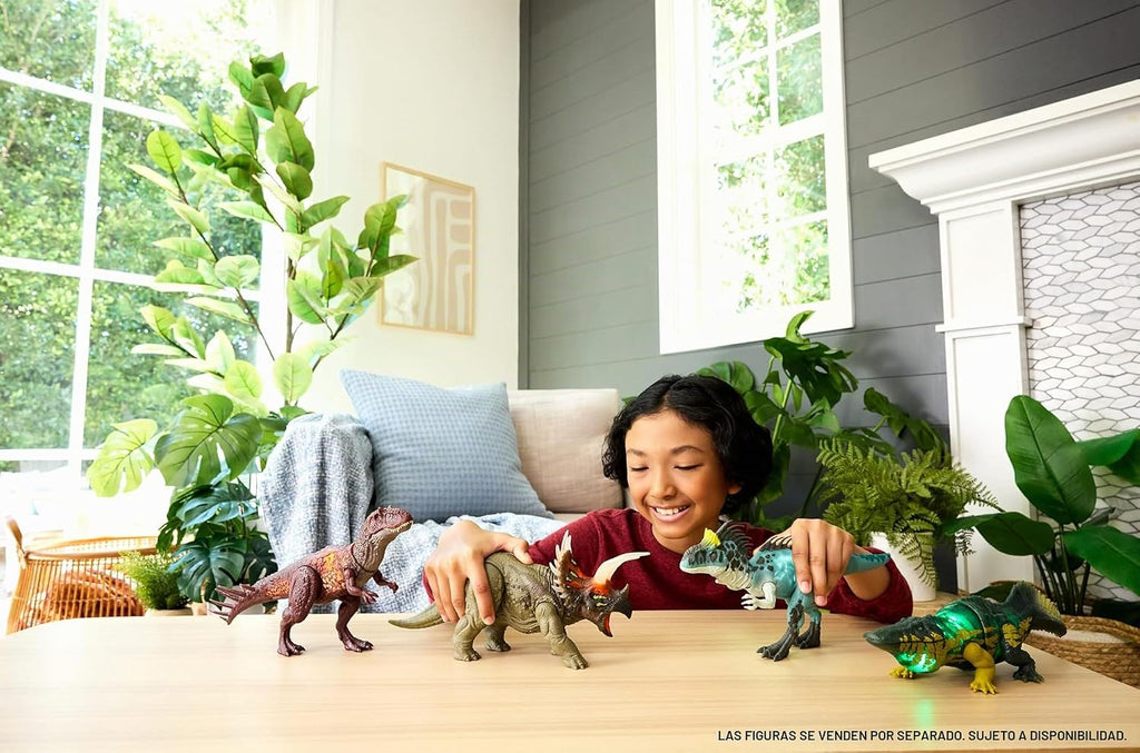Mattel Jurassic World Wild Roar Metriacanthosaurus - Figura de acción de dinosaurio, sonido, ataque y luces, código de escaneo para juego digital
