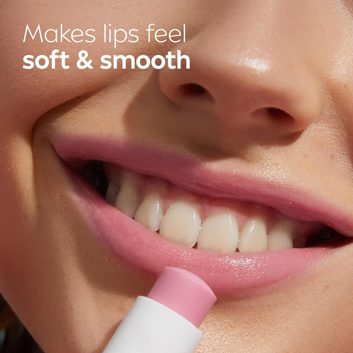 NIVEA Shimmer Lip Care, paquete de bálsamo labial brillante con man...