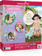 American Girl WellieWishers - Juego de muñecas Emerson de 14.5 pulgadas con Crisella the Dragon, vestido de muñeca y accesorios, y libro de cuentos, para mayores de 4 años (exclusivo de Amazon)