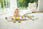Hape Juego de construcción de grúa ferroviaria, accesorio de pista de tren de madera con grúa, cargador, camión volquete y rodillo de vapor, juguete educativo de construcción STEM para niños a partir