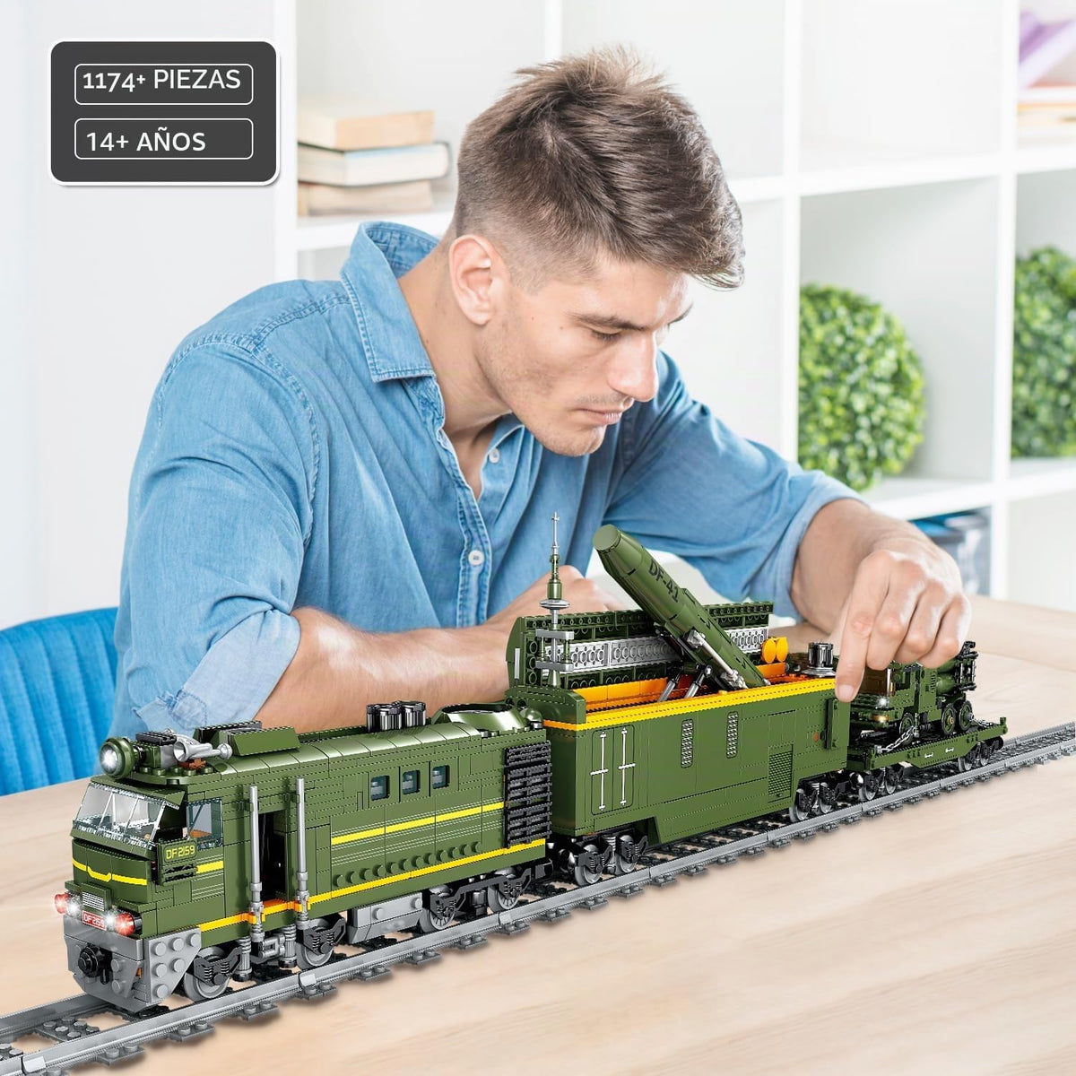 Kit de construcción de tren militar, compatible con bloques de construcción de trenes militares Lego Militares con luces, misiles, camiones y vías de tren, regalo para amantes de los militares, adolescentes y adultos (1174 piezas)