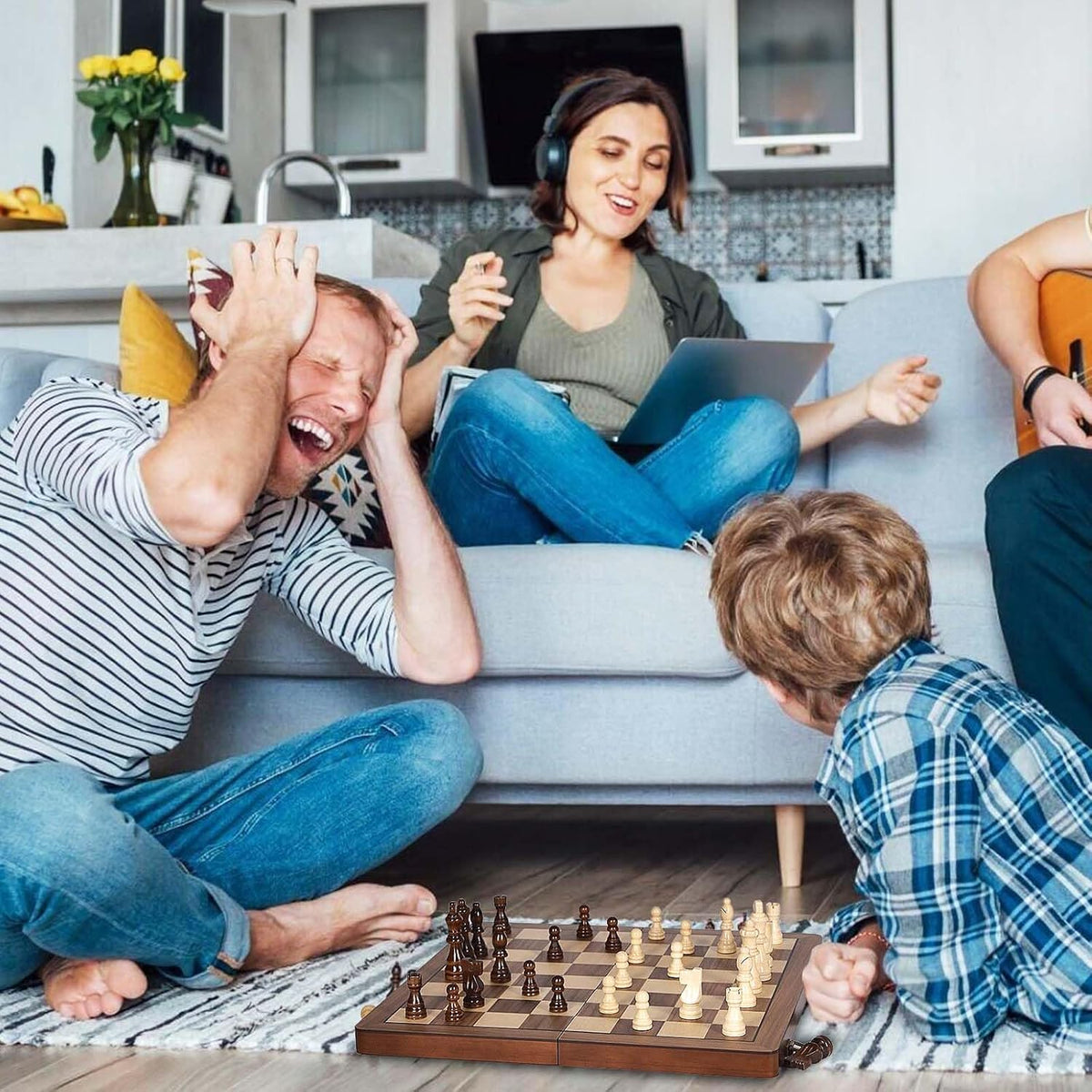 ELONGDI Juego de ajedrez de madera de 15" con piezas magnéticas - Reinas extra - Tablero de ajedrez plegable portátil para torneos de ajedrez de viaje para adultos y niños
