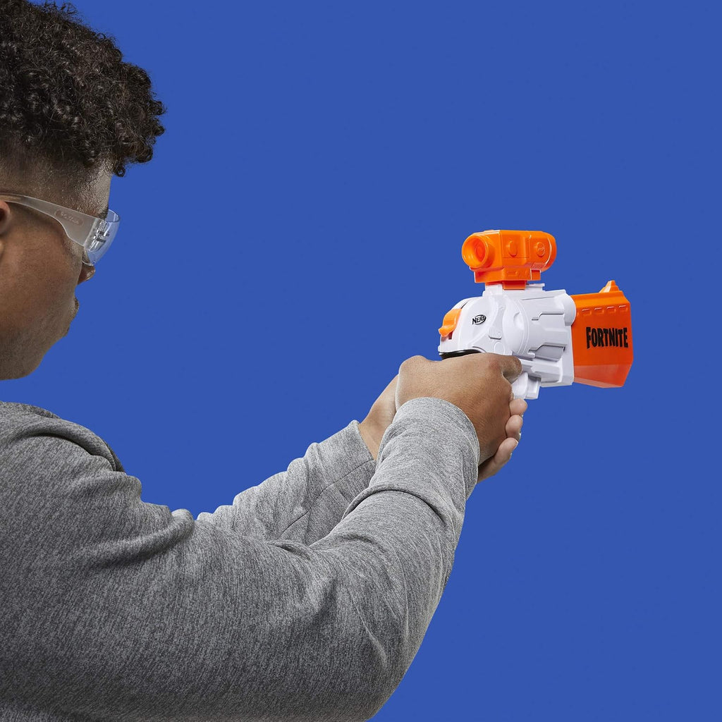 Nerf Fortnite SR Blaster - Acción de martillo de 4 dardos - Incluye alcance extraíble y 8 dardos oficiales Nerf Elite - para jóvenes, adolescentes y adultos