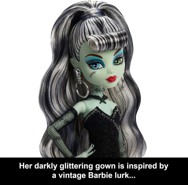 Monster High x Barbie Muñeca Frankie Stein con traje de